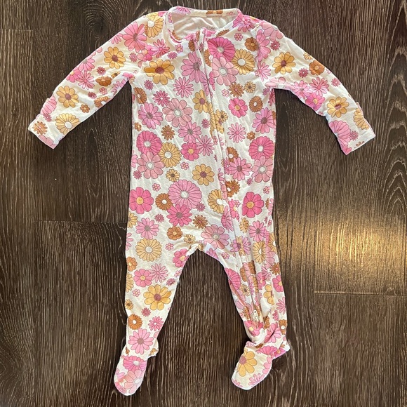 Angel Dear Other - Angel Dear Floral Bamboo Footie size 6-9 months